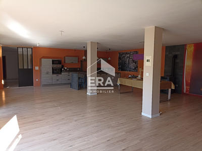 Maison - 216 m² - 5 pièces