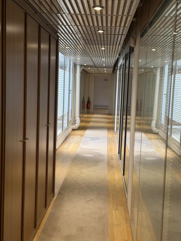 Local commercial - 569 m²