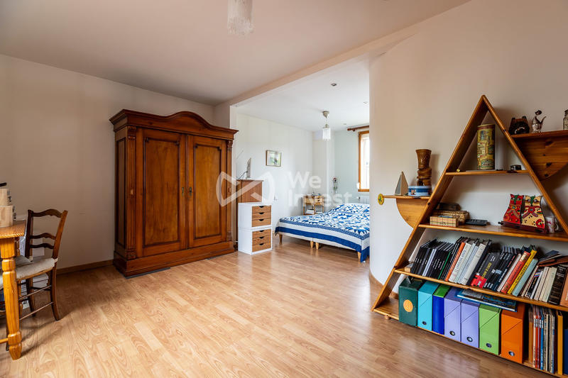 Maison - 248 m² - 8 pièces