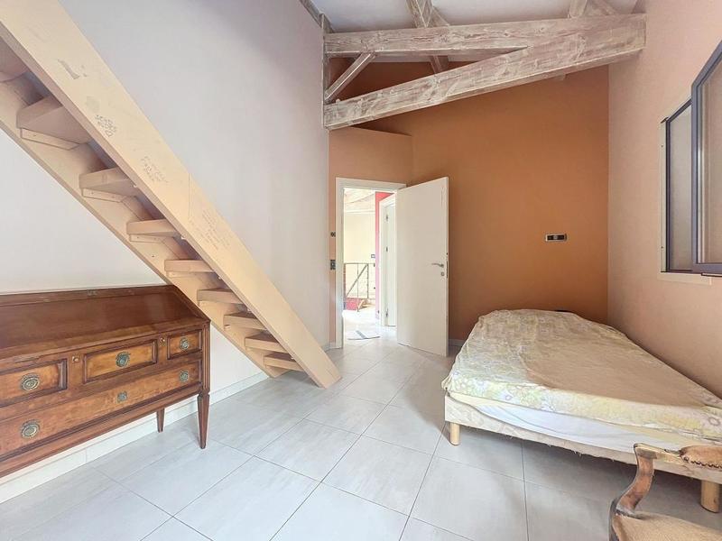 Maison - 253 m² - 5 pièces