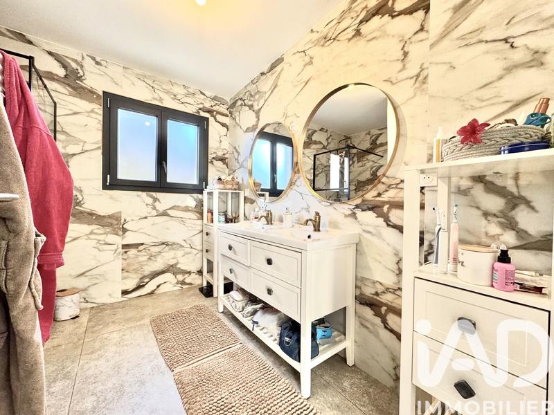 Maison - 229 m² - 5 pièces