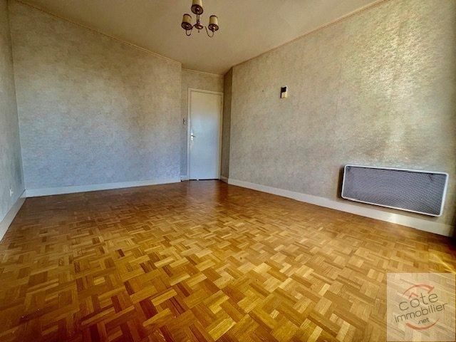 Appartement - 90 m² - 3 pièces