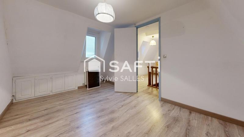 Maison - 233 m² - 7 pièces