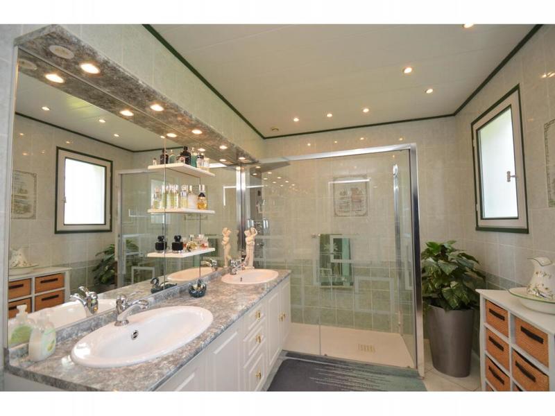 Demeure - 170 m² - 7 pièces