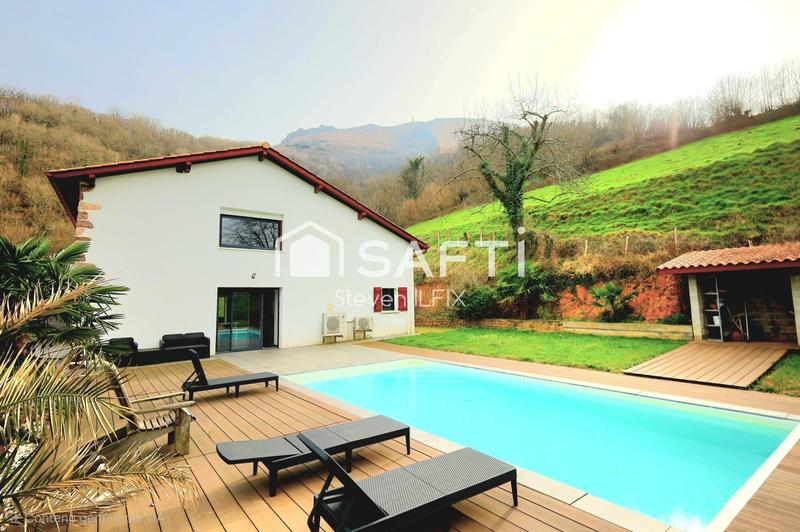 Maison - 240 m² - 6 pièces