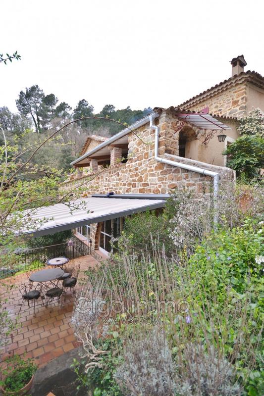 Maison en pierre - 279 m² - 11 pièces