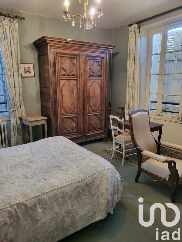 Maison - 230 m² - 9 pièces