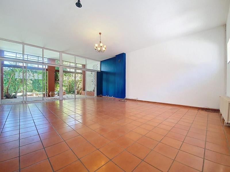 Maison - 223 m² - 9 pièces