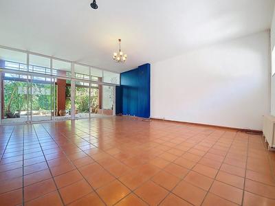 Maison - 223 m² - 9 pièces