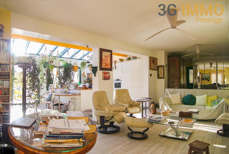 Villa - 267 m² - 10 pièces