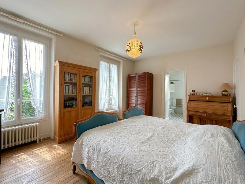 Maison - 283 m² - 11 pièces