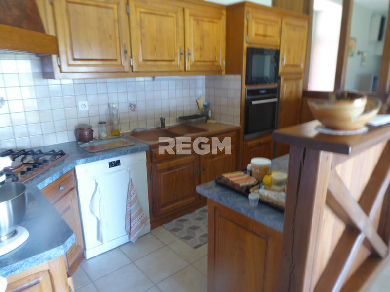 Propriété - 170 m² - 9 pièces