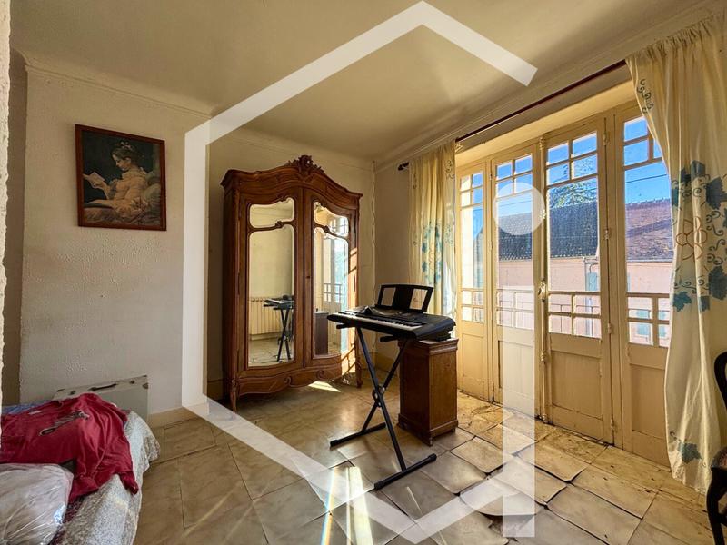 Maison - 218 m² - 9 pièces