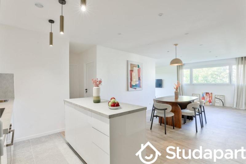 Chambre - 11 m² - 1 pièce