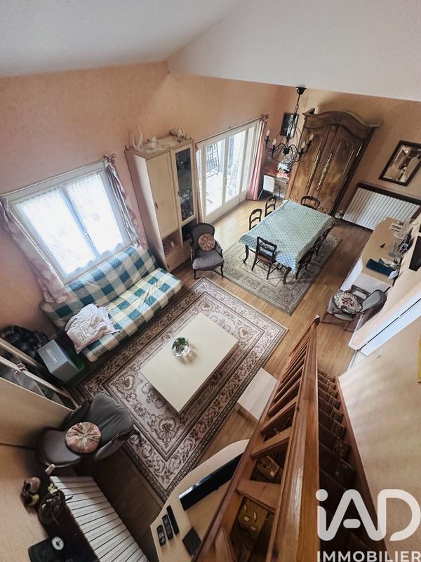 Maison - 207 m² - 9 pièces