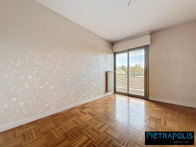 Appartement - 112 m² - 5 pièces