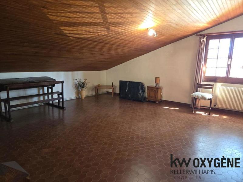 Maison - 250 m² - 6 pièces