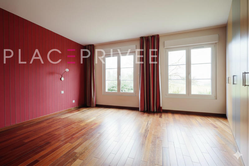 Maison - 200 m² - 8 pièces