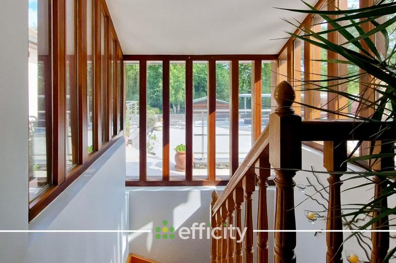 Maison - 354 m² - 10 pièces