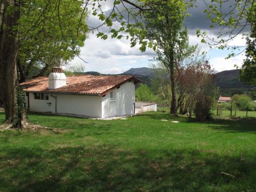 Gîte Itzultipia face aux montagnes basques