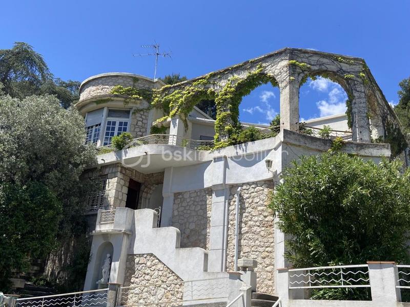 Demeure - 245 m² - 7 pièces