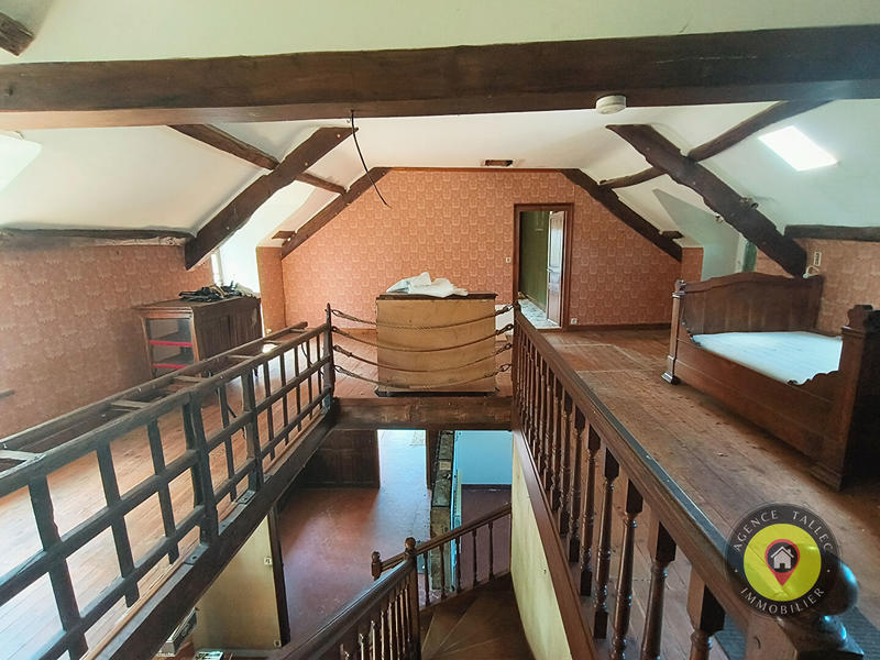 Maison - 750 m² - 13 pièces