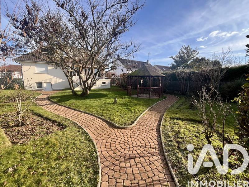 Maison - 104 m² - 6 pièces