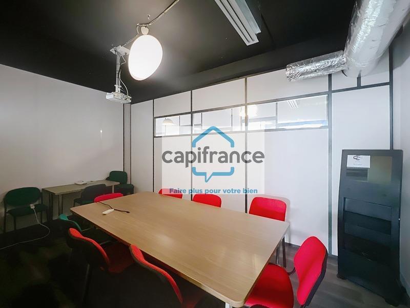 Bureau - 393 m² - 18 pièces