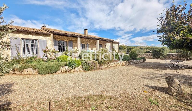 Mas - 200 m² - 6 pièces