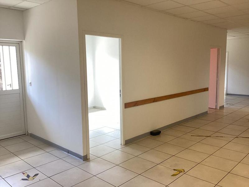 Local d'activités - 210 m² - 5 pièces