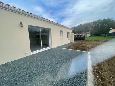 Maison - 92 m² - 4 pièces