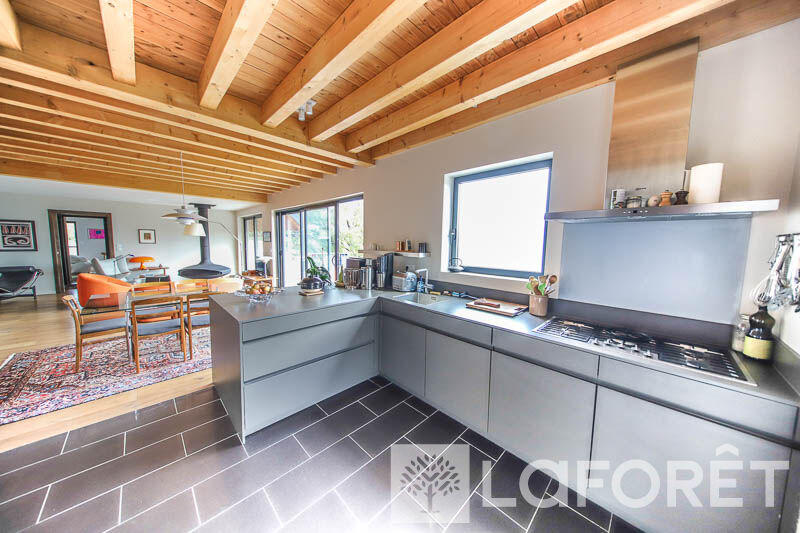 Maison - 180 m² - 4 pièces