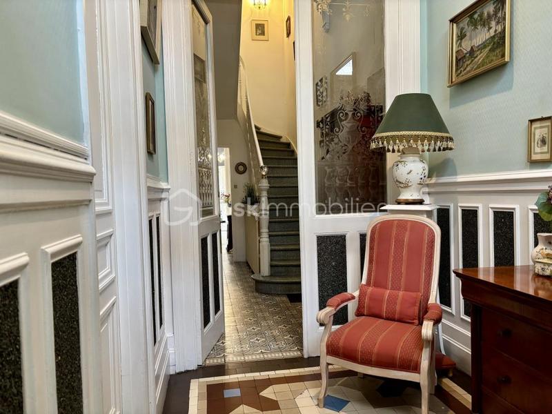 Maison bourgeoise - 252 m² - 10 pièces