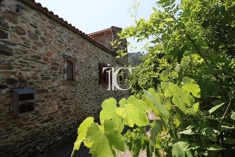 Maison de village - 80 m² - 5 pièces