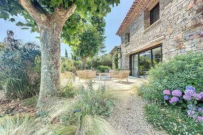 Maison contemporaine - 245 m² - 6 pièces