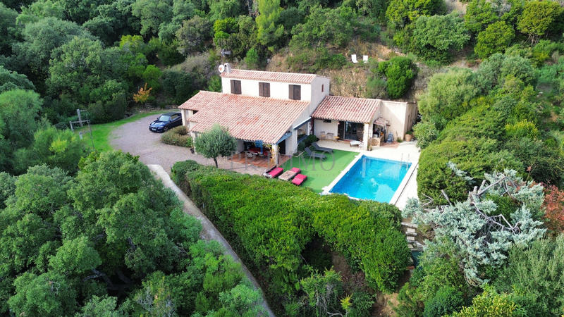 Maison - 163 m² - 6 pièces