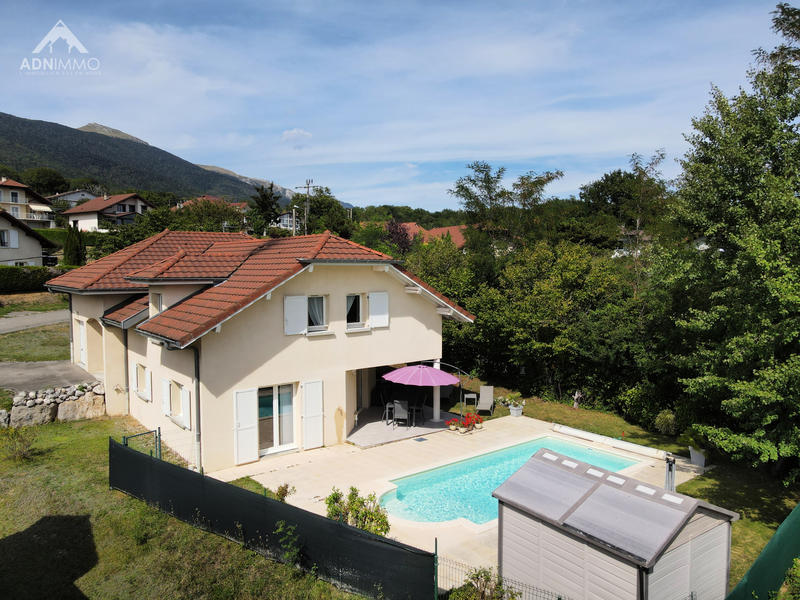 Maison - 142 m² - 5 pièces