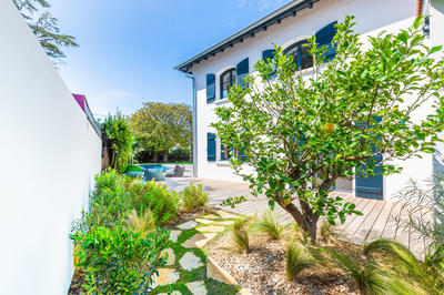 Maison - 231 m² - 7 pièces