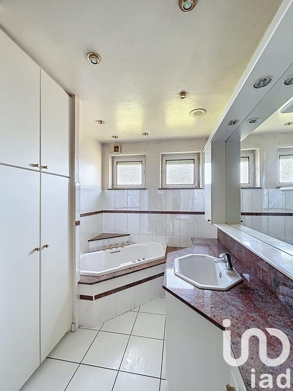 Maison - 173 m² - 8 pièces