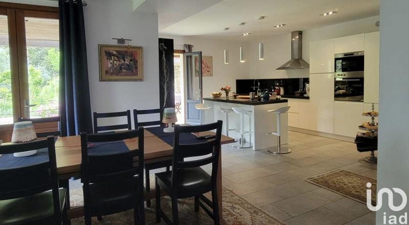 Maison - 183 m² - 5 pièces