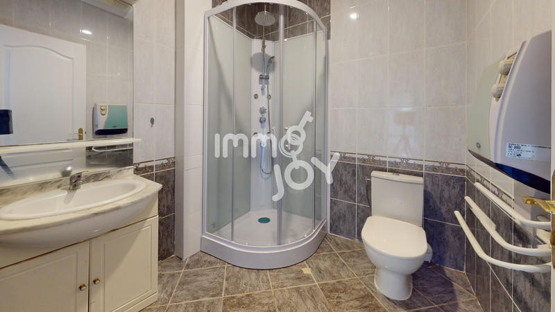 Maison - 121 m² - 5 pièces