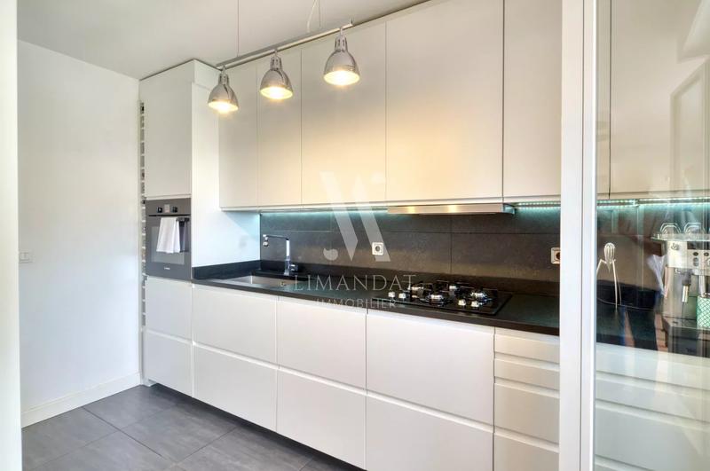 Appartement - 123 m² - 6 pièces