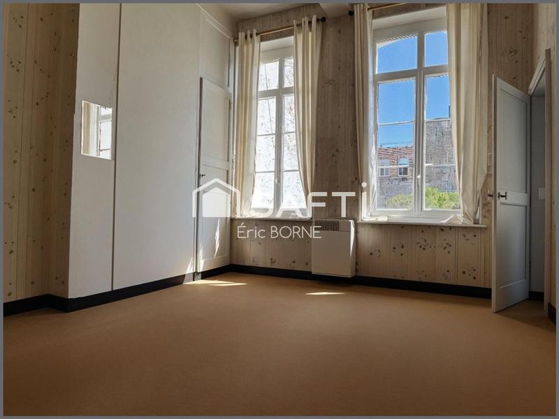 Maison - 180 m² - 8 pièces