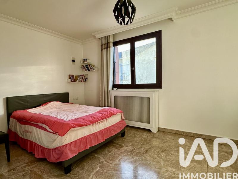 Maison - 161 m² - 8 pièces