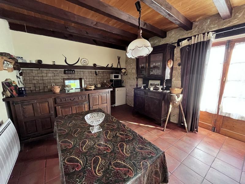 Maison traditionnelle - 200 m² - 9 pièces