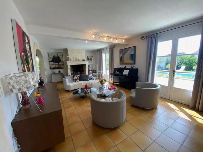 Propriété - 198 m² - 7 pièces