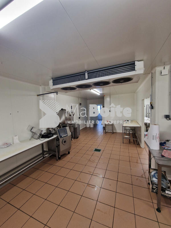 Local commercial - 240 m²