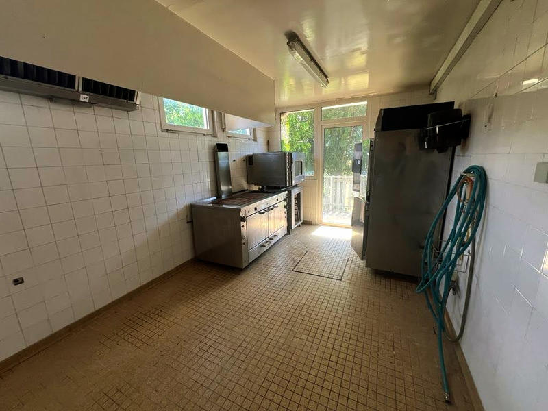 Maison - 377 m² - 12 pièces