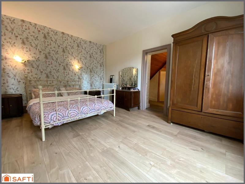 Maison - 280 m² - 10 pièces