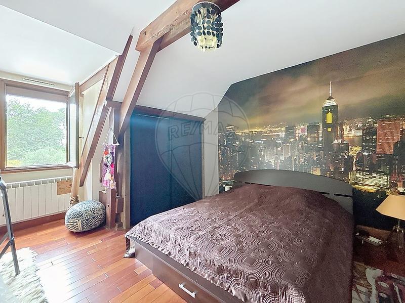 Demeure - 221 m² - 7 pièces